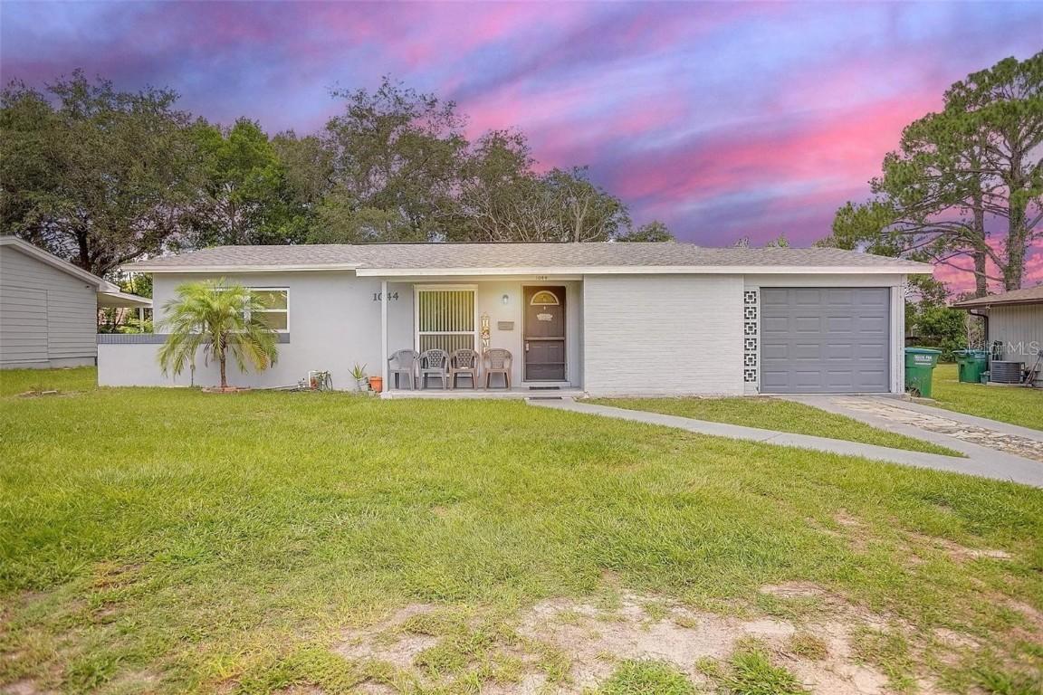 1044 Deltona Blvd., Deltona, FL 32725