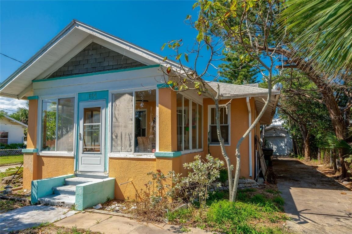 605 Goodall Ave., Daytona Beach, FL 32118