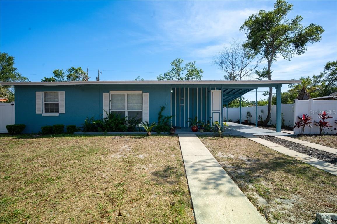 925 Halstead St., Deltona, FL 32725