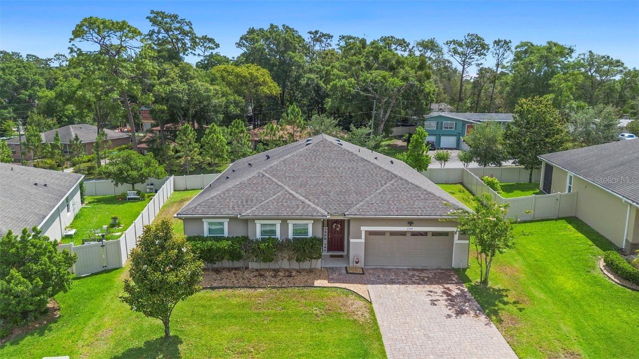 2337 Oxmoor Dr., Deland, FL 32724