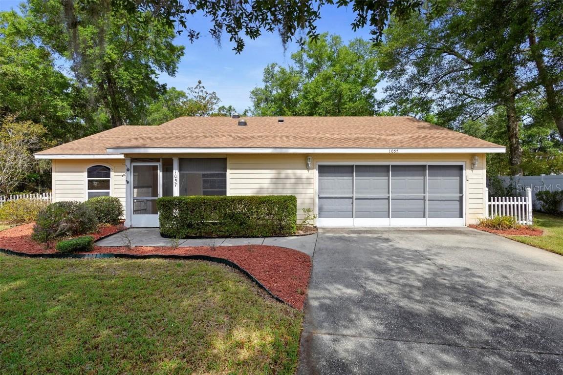 1057 Shady Hollow Dr., Deland, FL 32724