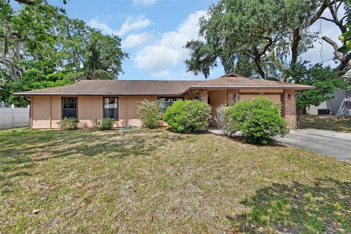 416 N Blue Lake Ter., Deland, FL 32724