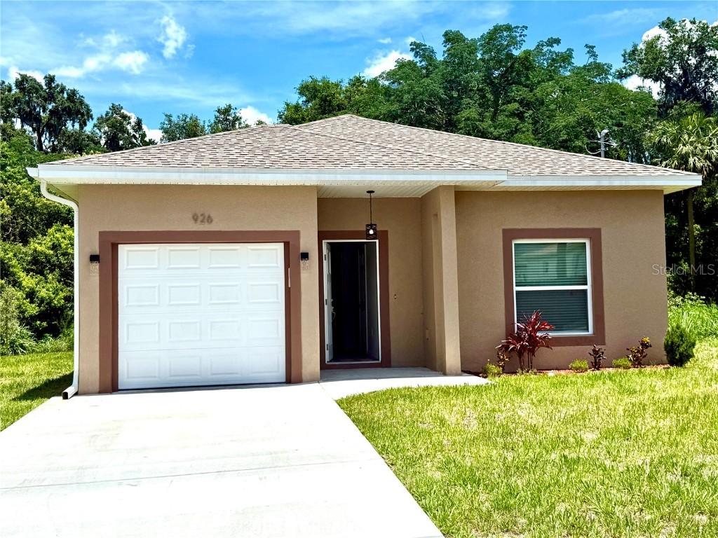 926 Clover St., Deland, FL 32720