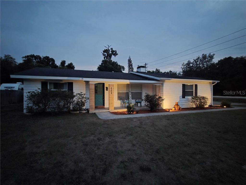 2204 Poinsettia Ln., Deland, FL 32724