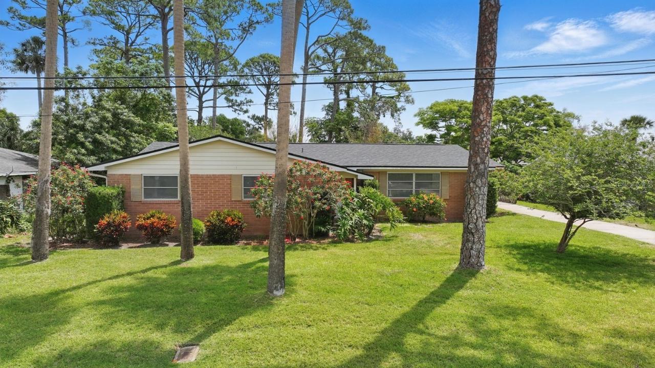 44 Fairway Cir., New Smyrna Beach, FL 32168