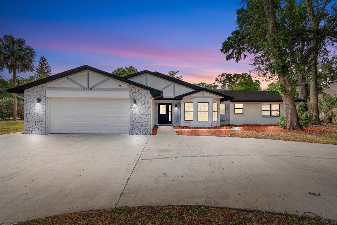 9720 Fairway Cir., Leesburg, FL 34788