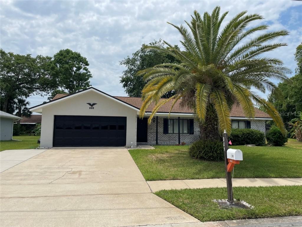 808 Scrub Oak St., South Daytona, FL 32119
