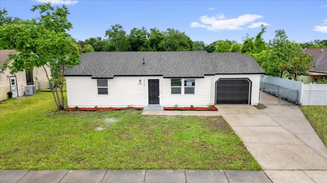 2517 Oak Hollow Dr., Kissimmee, FL 34744