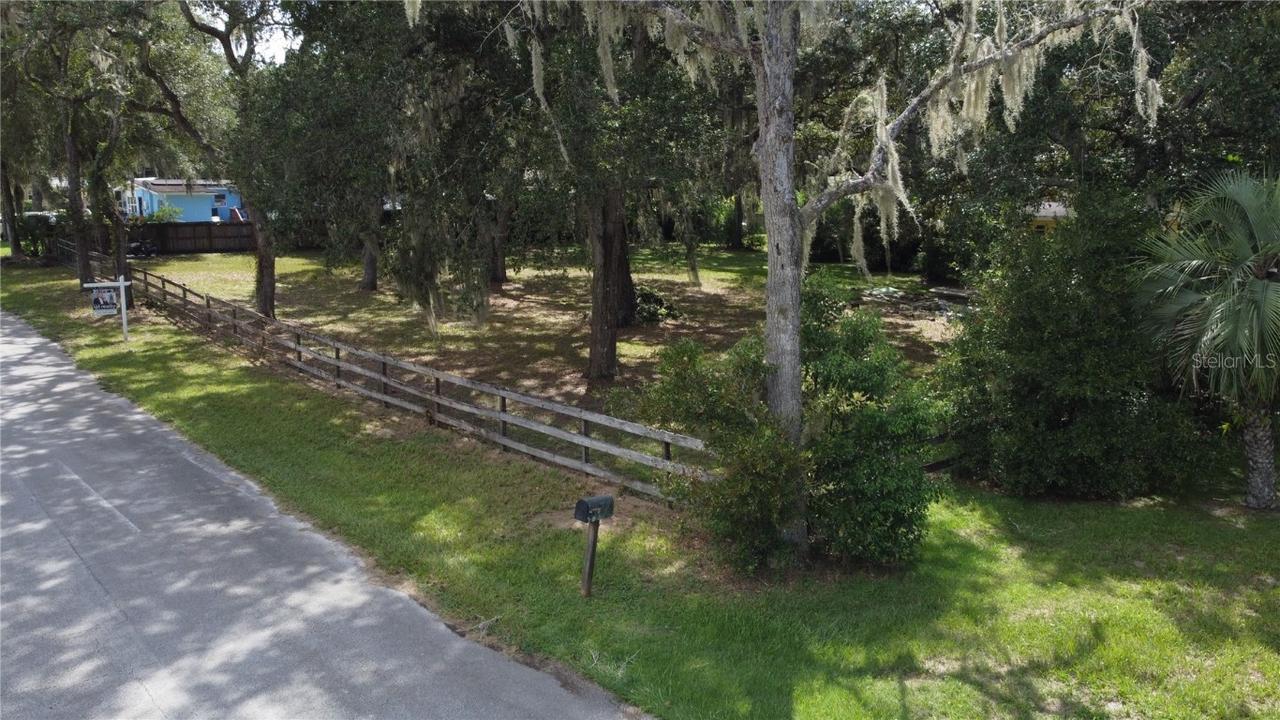 204 Ramano Ave., De Leon Springs, FL 32130