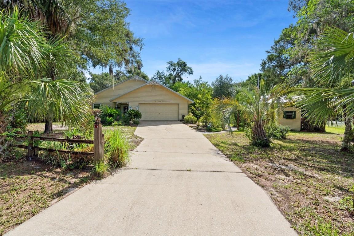 5635 Burts Park Rd., De Leon Springs, FL 32130