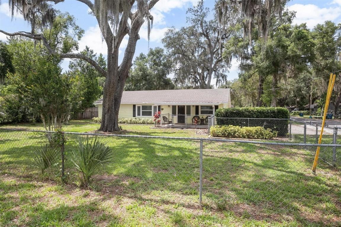 1402 E Voorhis Ave., Deland, FL 32724