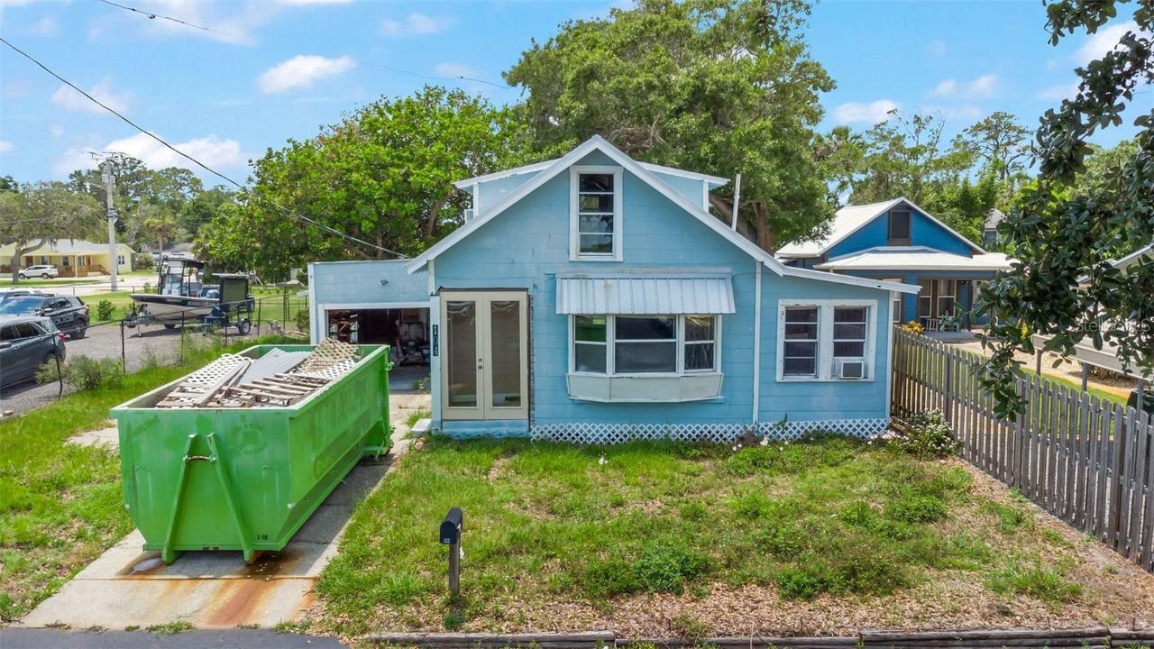 104 N Park Pl., Edgewater, FL 32132