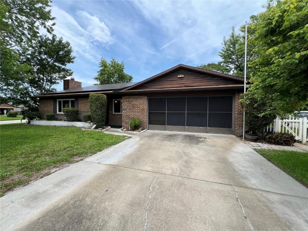180 Pine Grove Ct., Daytona Beach, FL 32119