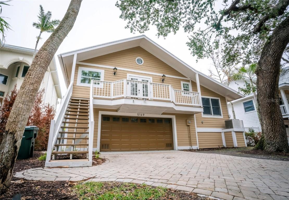5169 Oxford Dr., Sarasota, FL 34242