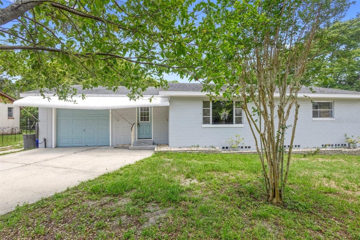 220 N Julia Ave., Deland, FL 32720