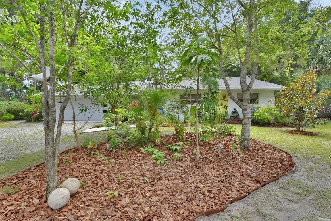 319 N Salisbury Ave., Deland, FL 32720