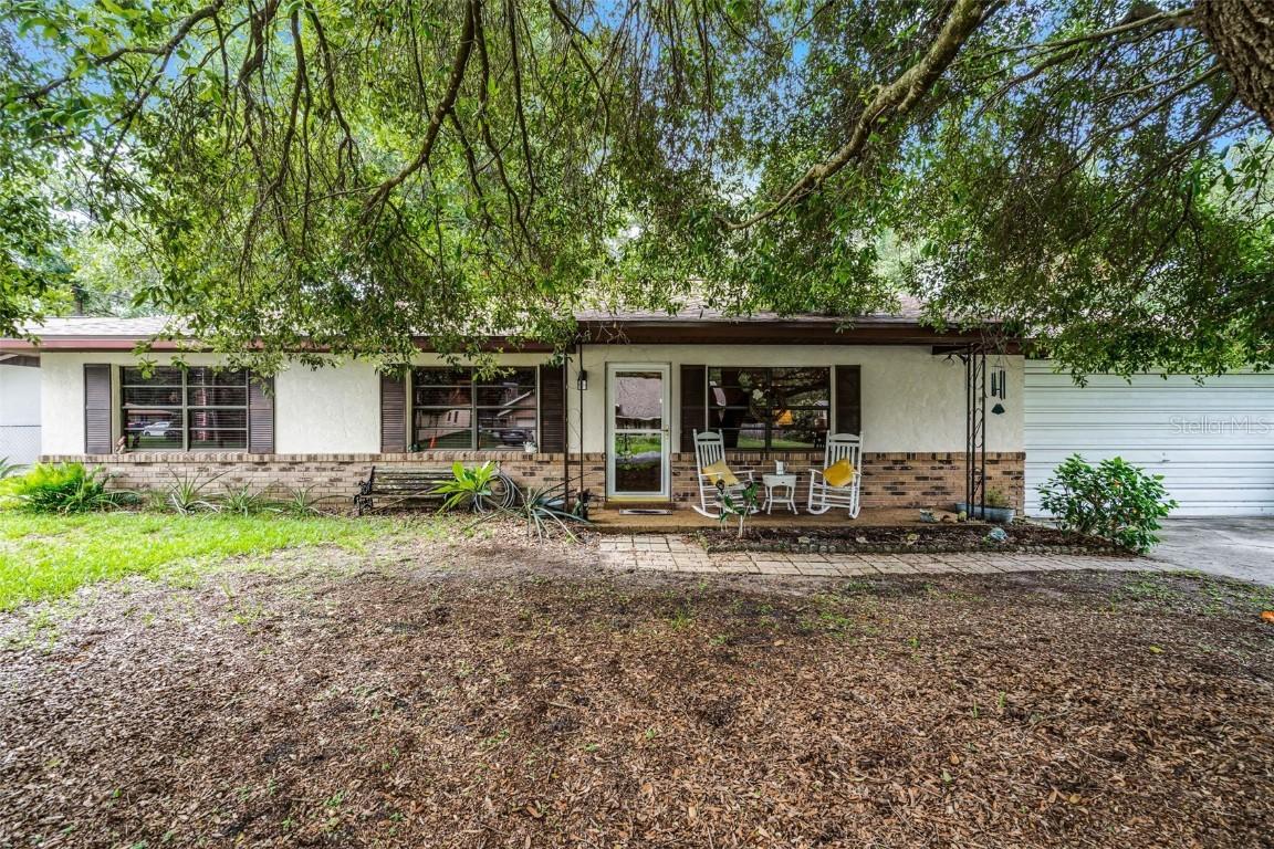 270 Sandyhook Ln., Deland, FL 32724