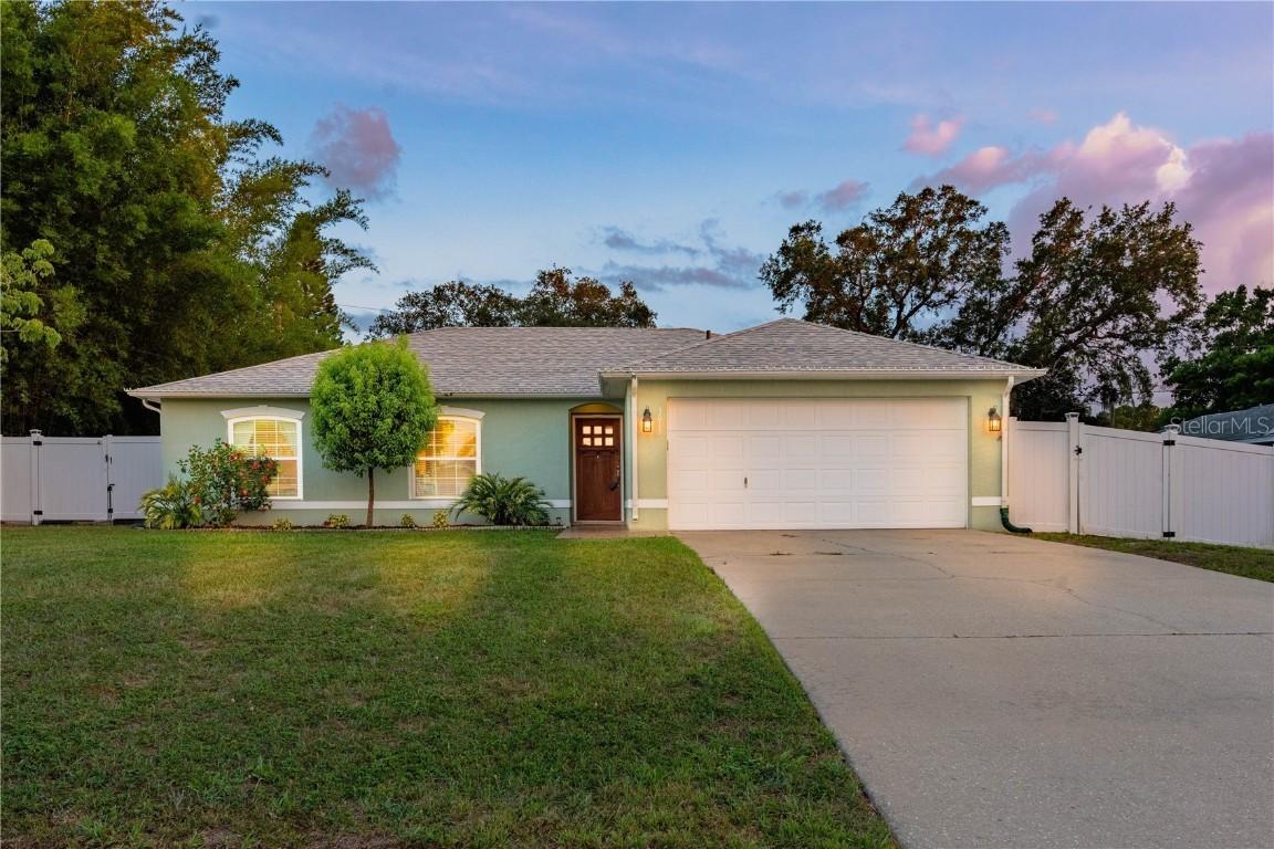 3013 Hunkin Cir., Deltona, FL 32738