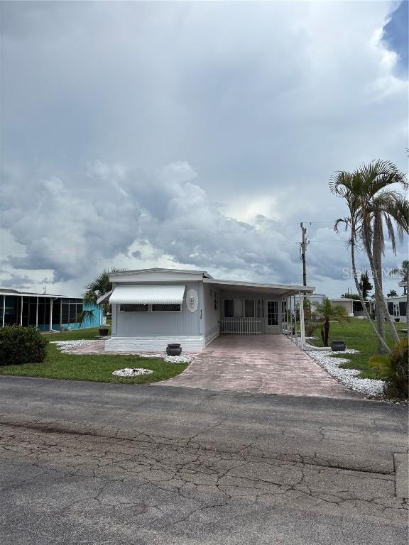 3130 Mercury Ln., North Fort Myers, FL 33903