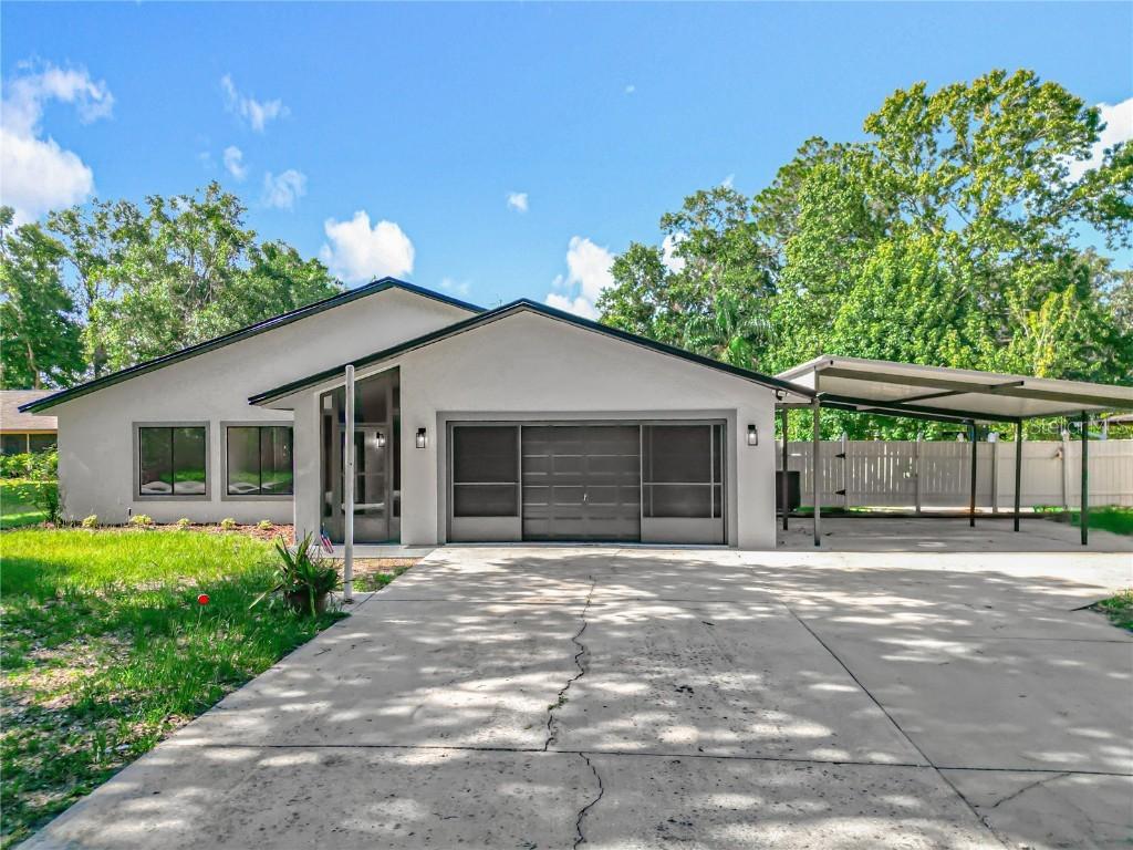 28432 Tammi Dr., Tavares, FL 32778