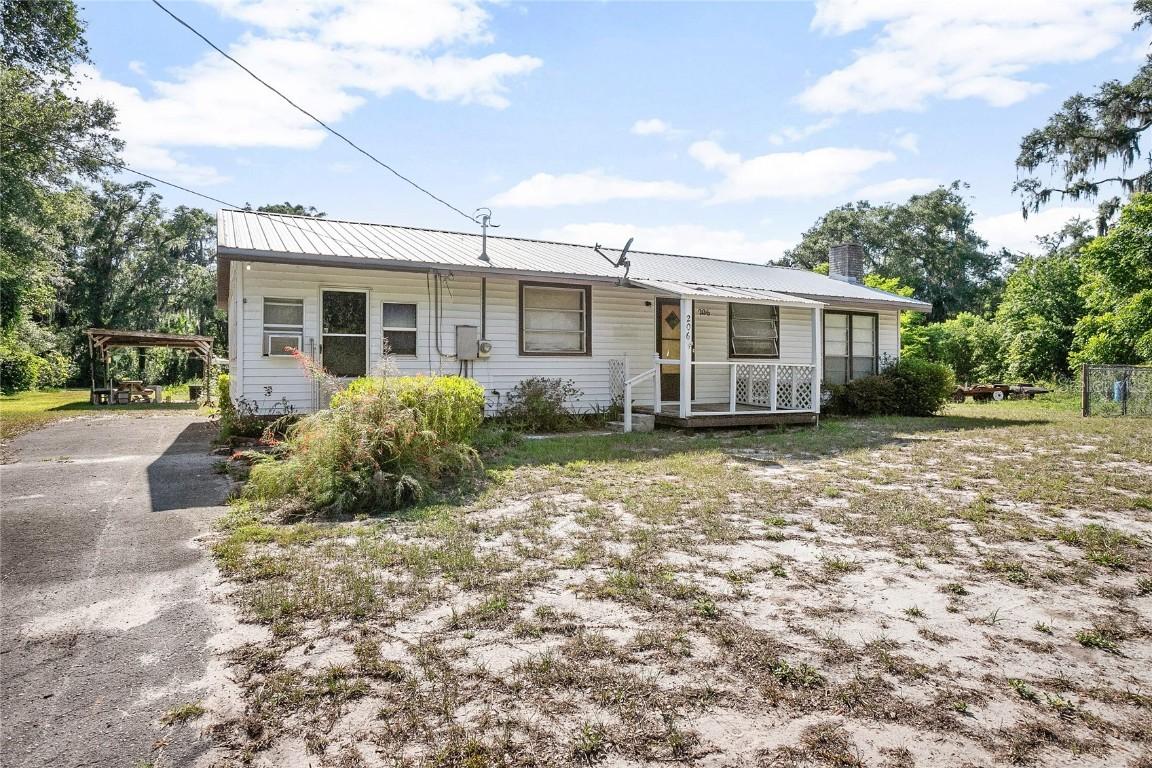 206 Winslow Ave., Deland, FL 32724