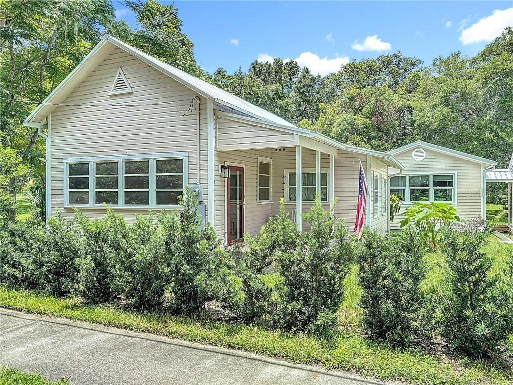 128 N Lakeview Dr., Lake Helen, FL 32744