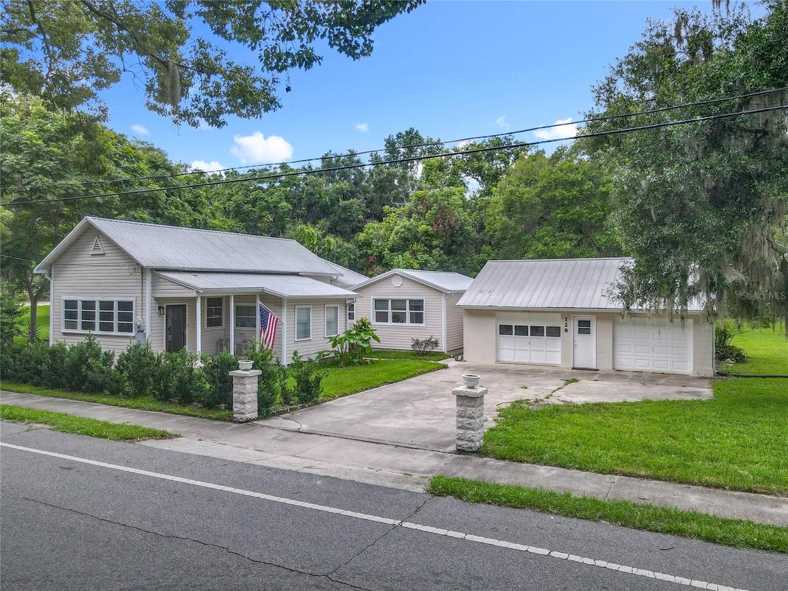 128 N Lakeview Dr., Lake Helen, FL 32744