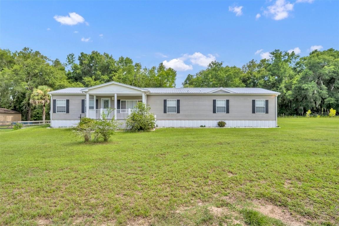 225 Folklore Dr., Satsuma, FL 32189