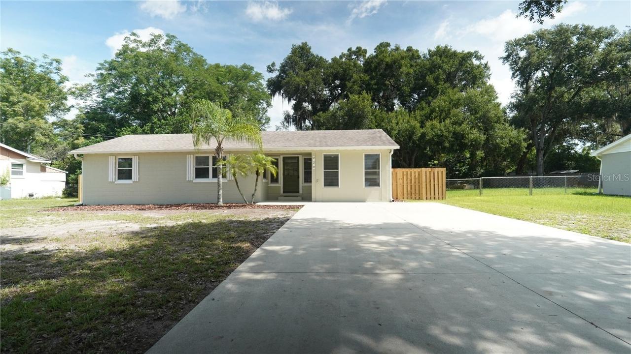 220 Lucerne Dr., Debary, FL 32713