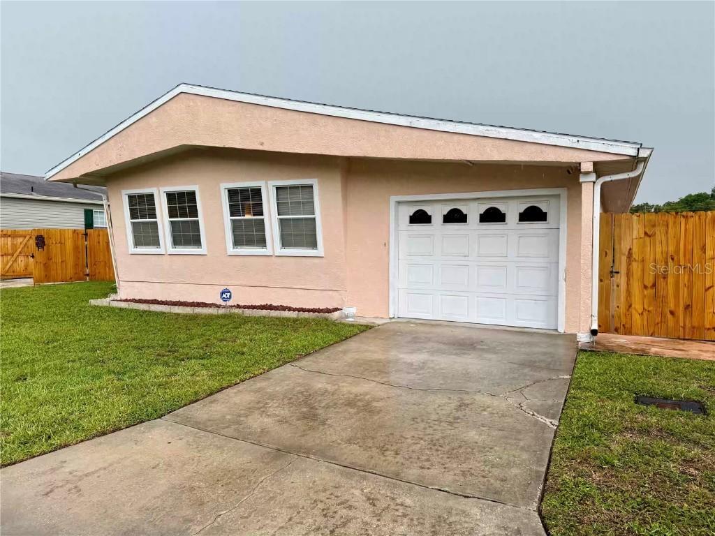 2010 Hickorywood Dr., South Daytona, FL 32119