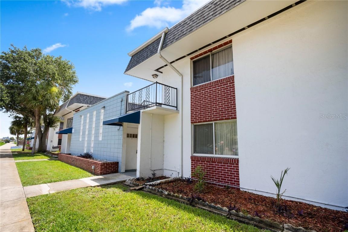 303 Ridge Blvd. #110, South Daytona, FL 32119