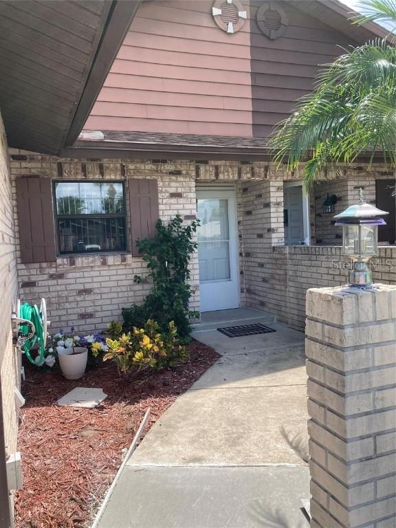 301 Paradise Ln., Edgewater, FL 32132