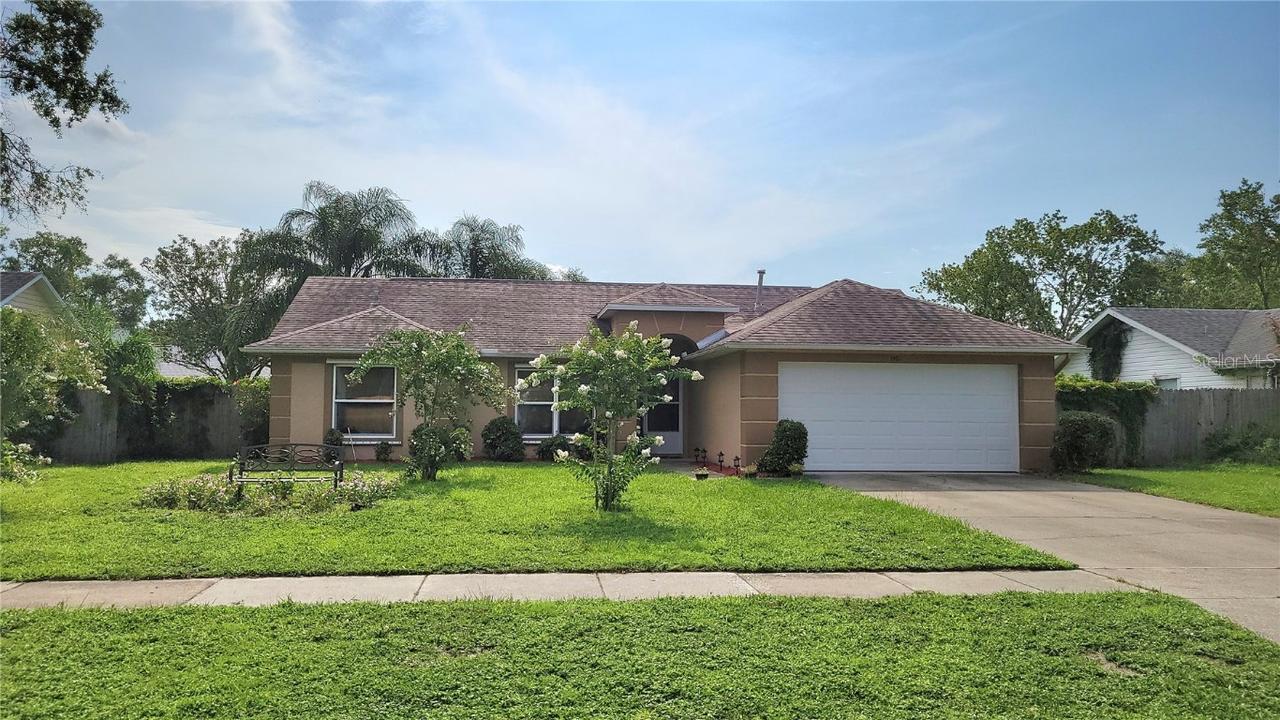 1401 Hendren Dr, Deland, FL 32724