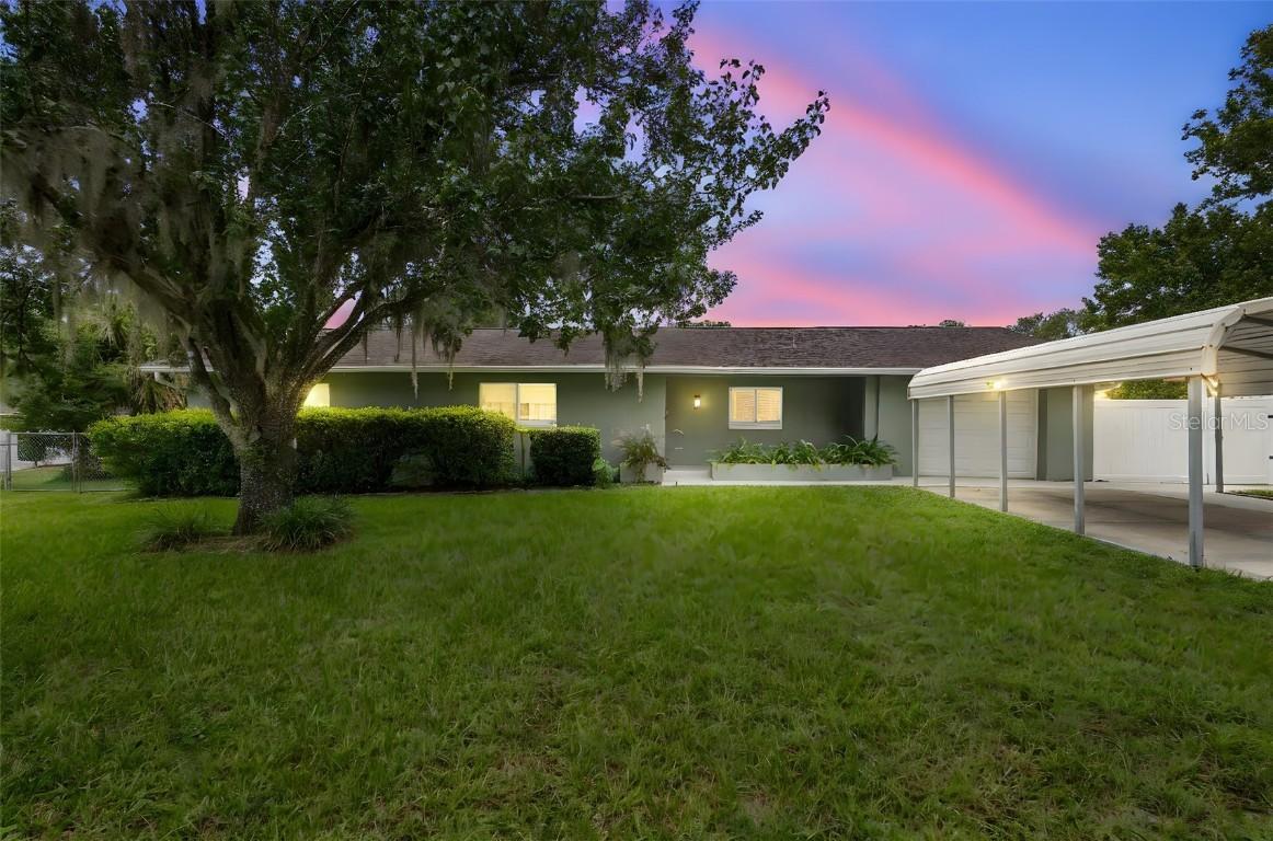 124 Lake Molly Ave., Deland, FL 32724