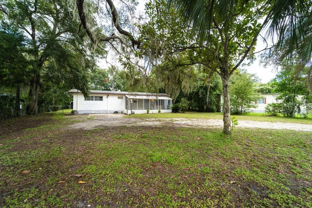 172 Robinhood Dr., Deland, FL 32724