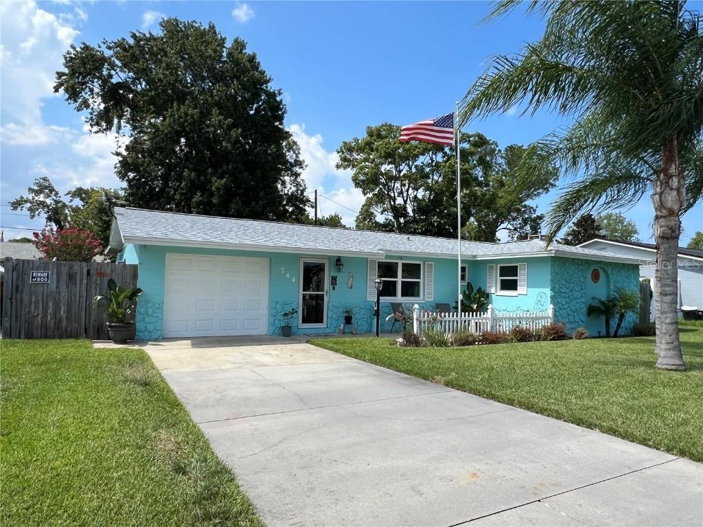 744 Baywood Ln., South Daytona, FL 32119