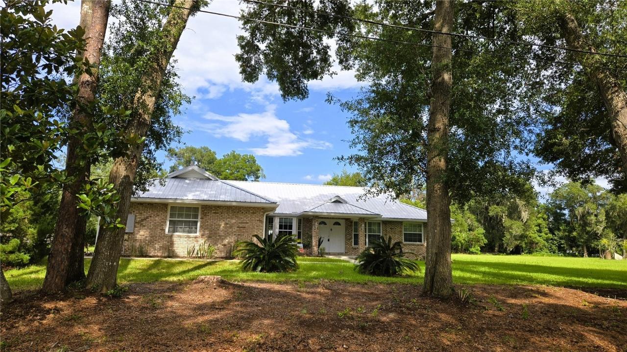 391 N High St., Lake Helen, FL 32744