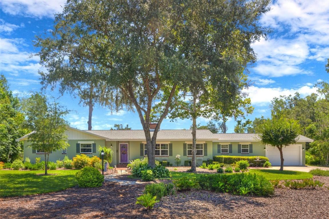 709 Pine Tree Ct., Deland, FL 32724