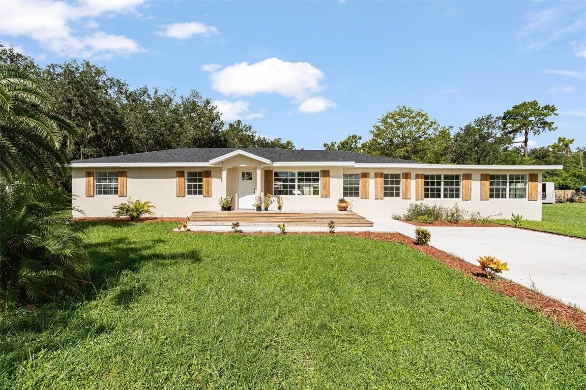 1518 Lakeside Dr., Deland, FL 32720