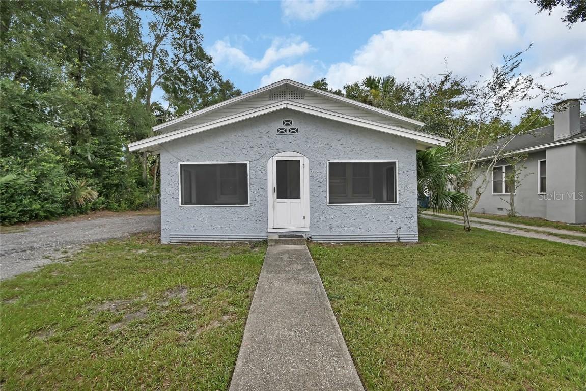 1126 W Minnesota Ave., Deland, FL 32720