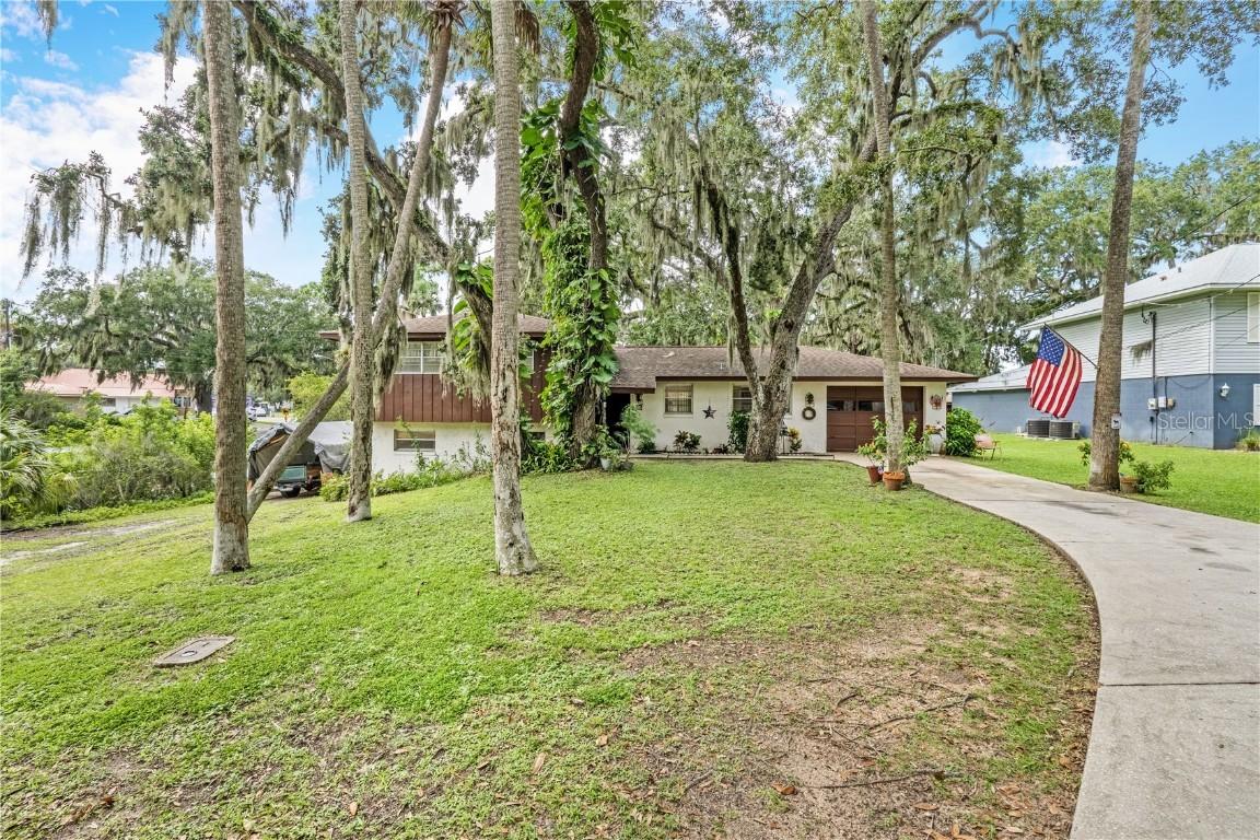 24 Oak St., Port Orange, FL 32127
