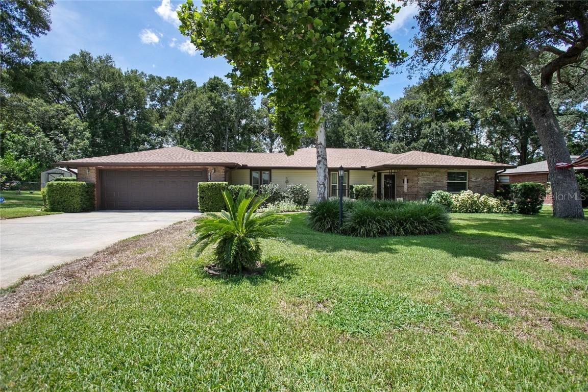 2438 Dartmouth Rd., Deland, FL 32724