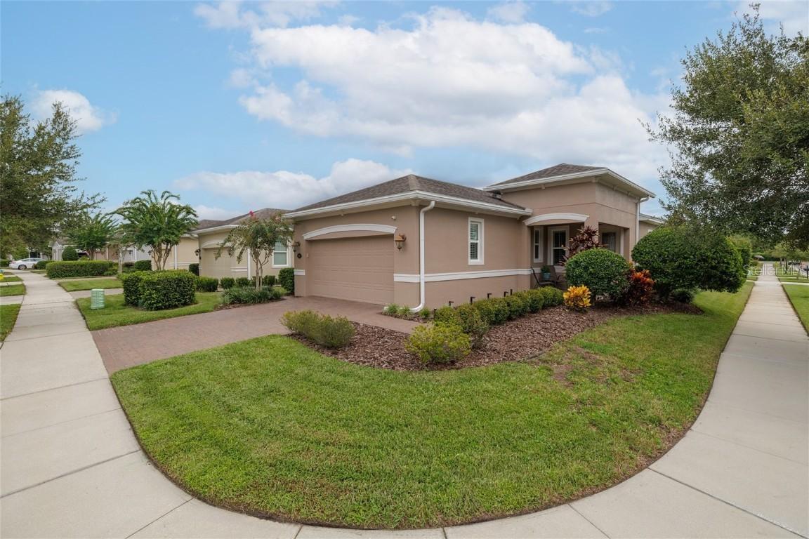 1675 Victoria Gardens Dr., Deland, FL 32724