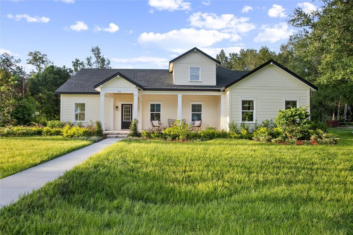 292 W Delaware Ave., Lake Helen, FL 32744