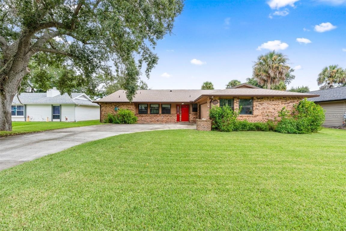 1219 Wayne Ave., New Smyrna Beach, FL 32168