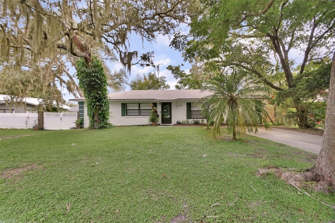 171 E Elm Dr., Orange City, FL 32763