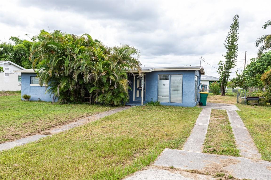 3208 Pinetree St., Port Charlotte, FL 33952