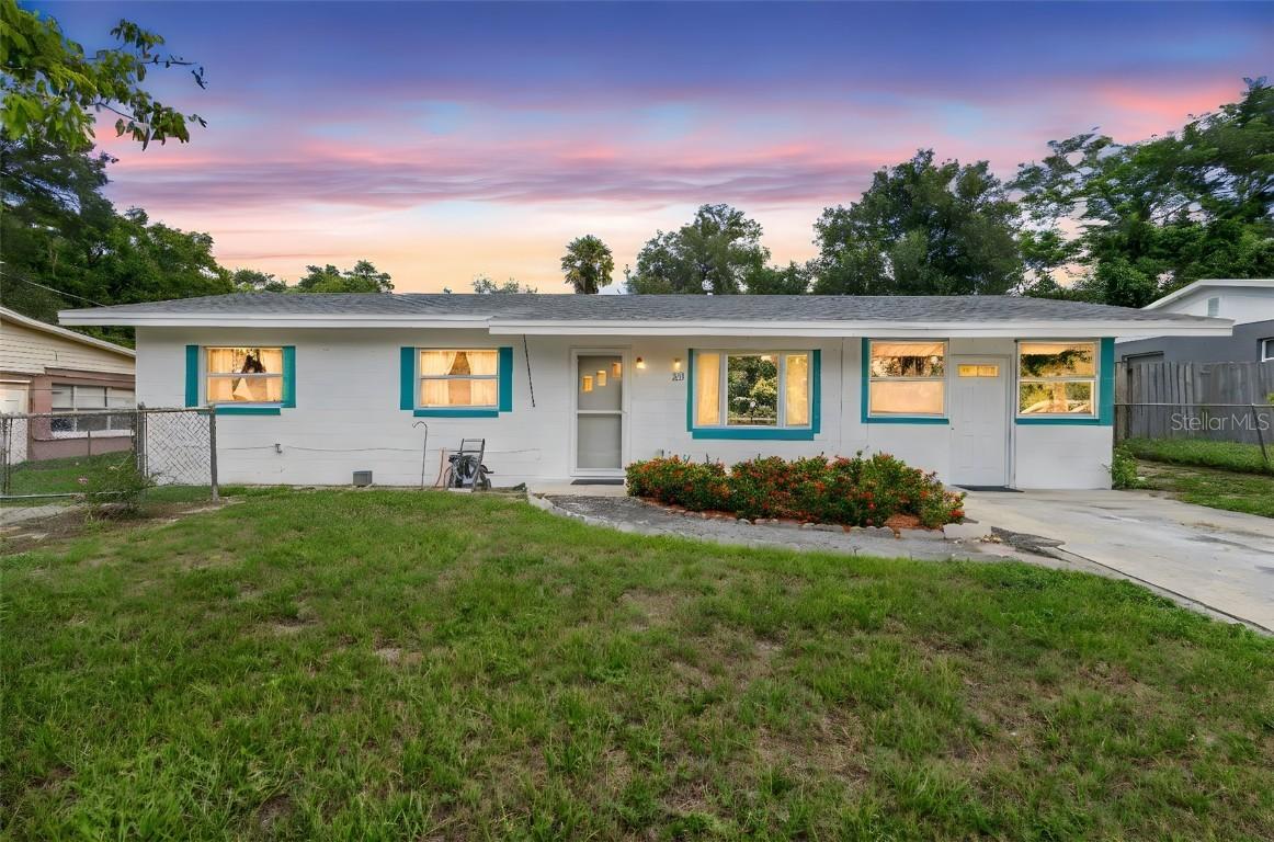 207 Lake Gertie Rd., Deland, FL 32720