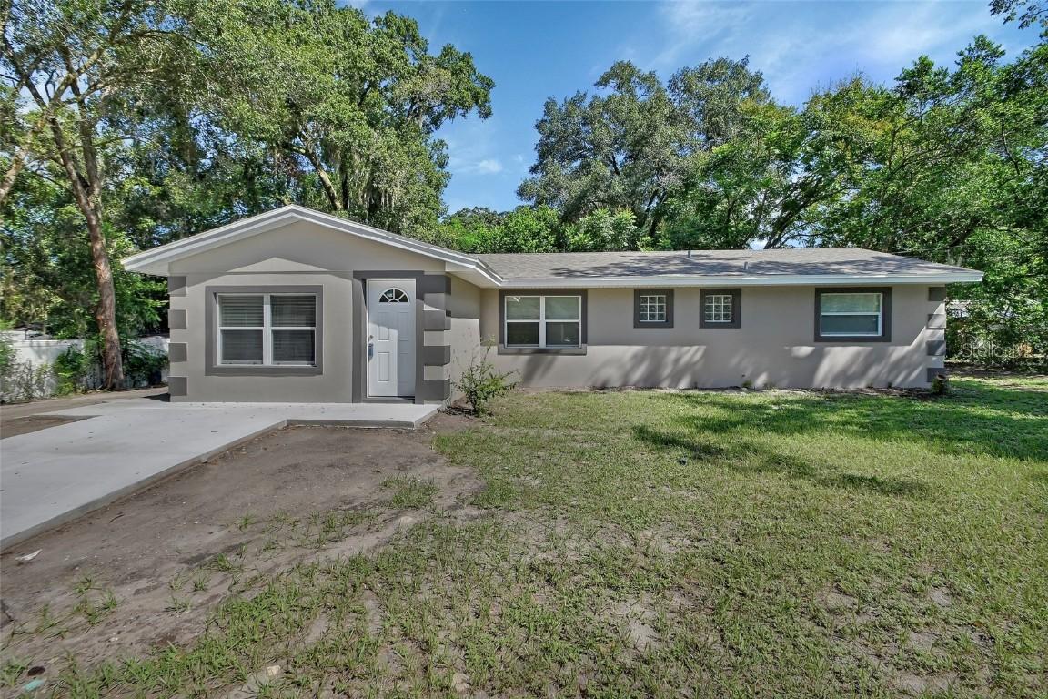 701 Boston Ct., Deland, FL 32724