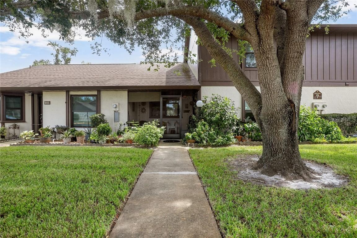 955 Eastridge Dr. #7P, Debary, FL 32713